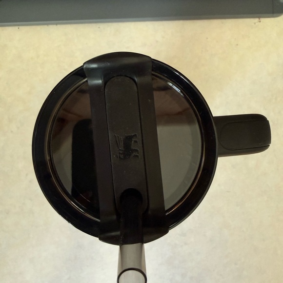 Stanley Black Quencher H2.0 Tumbler with Handle - Picture 3 of 4